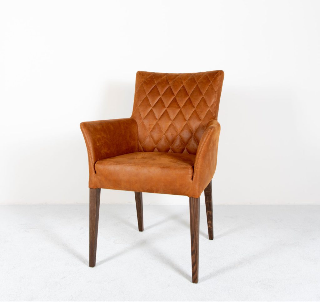 Valentina-design-eetkamerstoel-stoel-kleur-stof-leer-patroon-houten-poten-donker-interieurwinkel-shoppen-meubelen-wonen-Hebbes-Wonen-En-Meer-Oost-Souburg